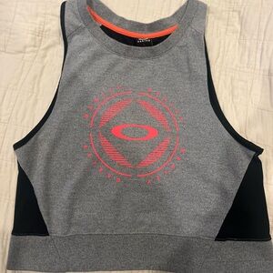 NWOT Women’s Oakley Sweatshirt Tank Top